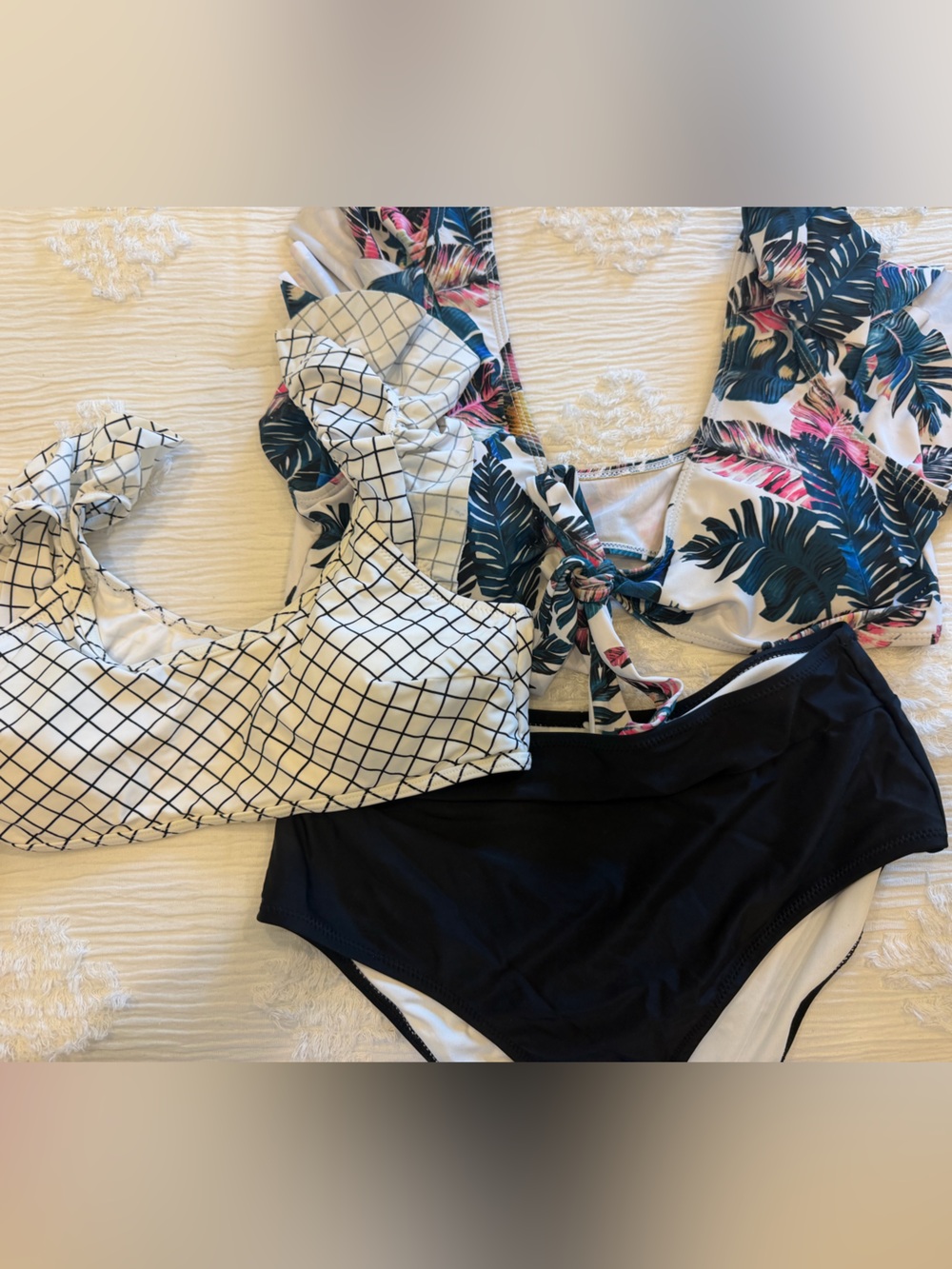 2 piece high-waisted CUPSHE swimsuit (2 for 1)